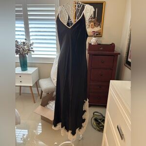 Vintage Oscar de la Renta Pink Label Black and Cream lace trim satin chemise M